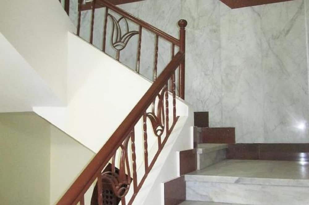 Escales