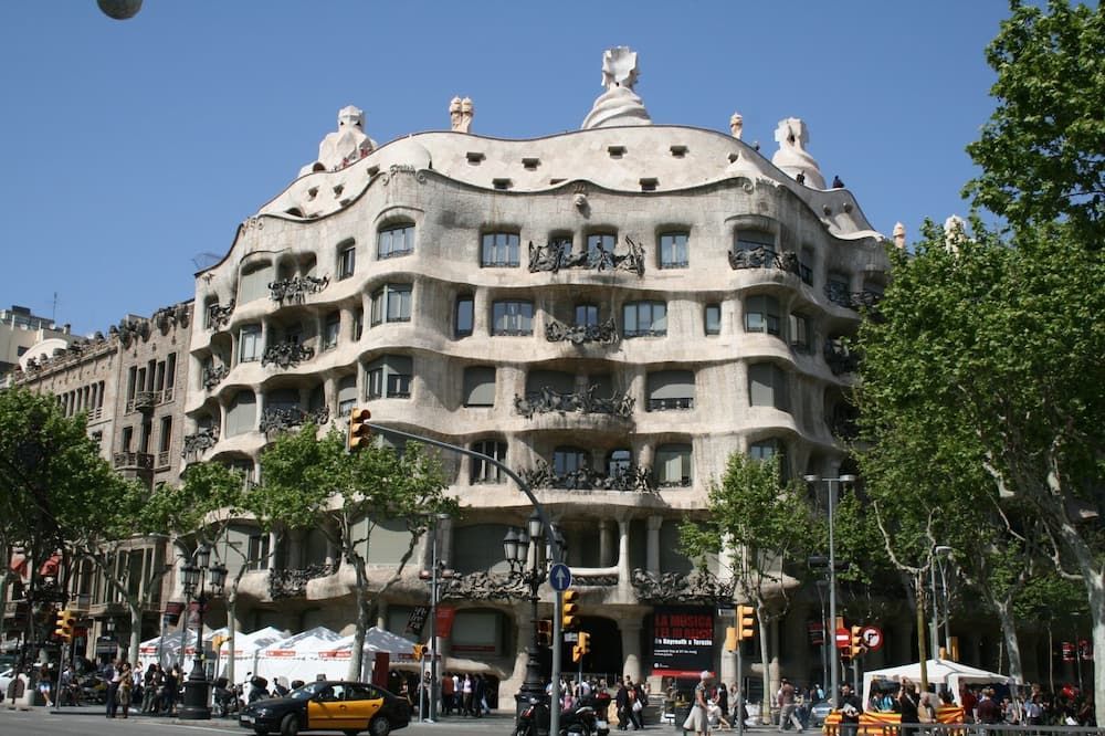 Edifici