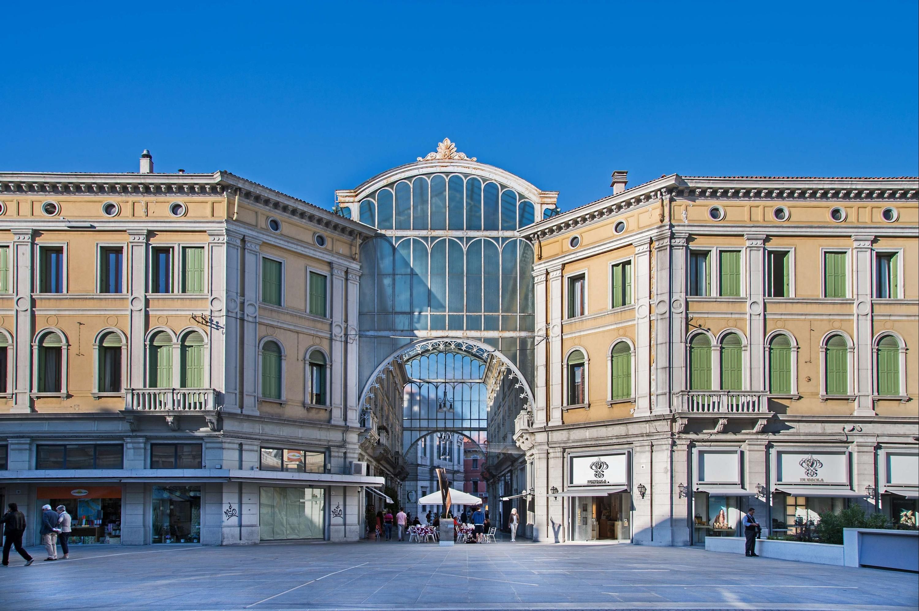 Edifici