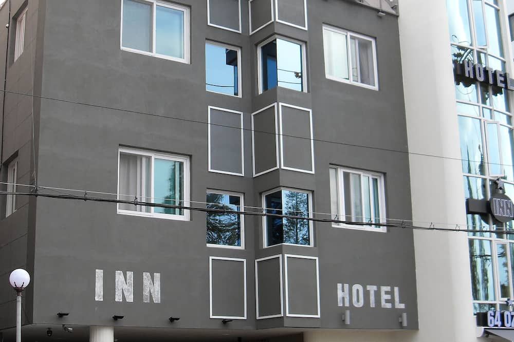 Edifici
