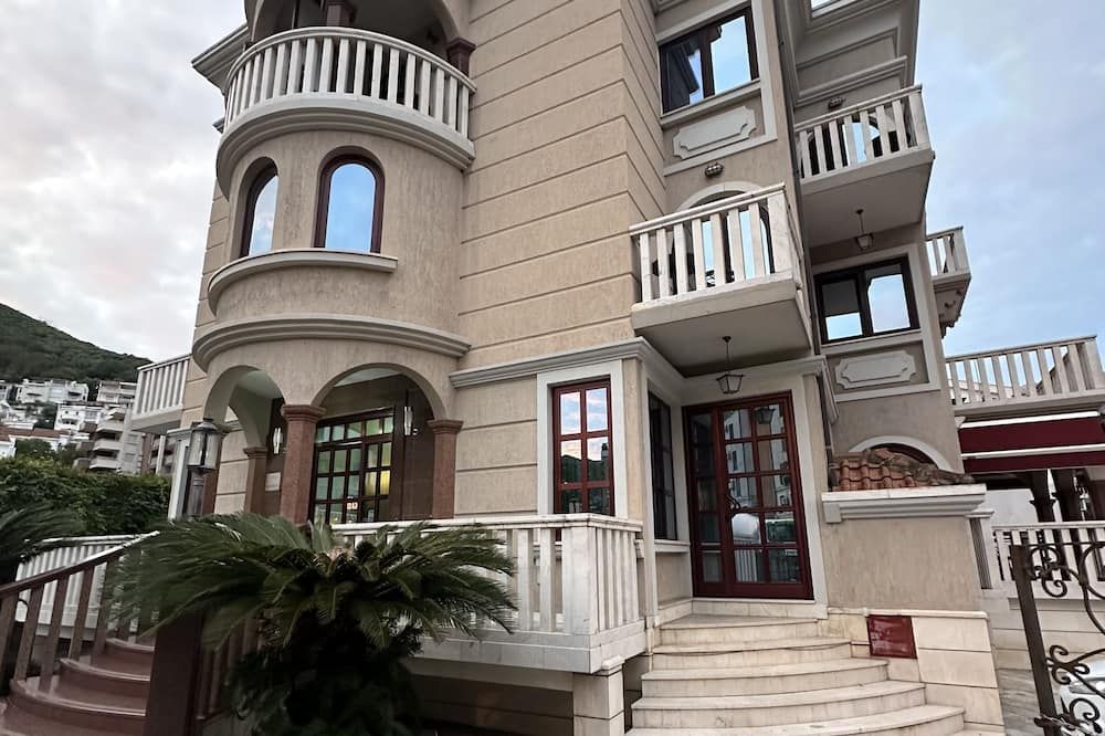 Edifici