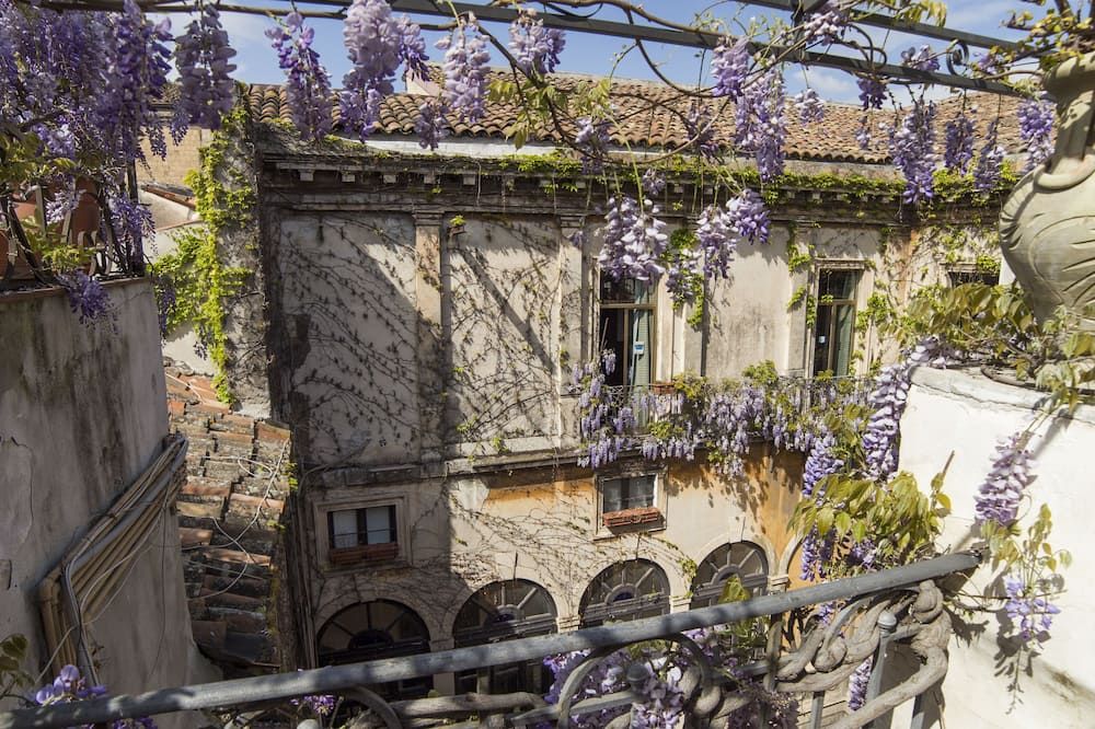 Altres