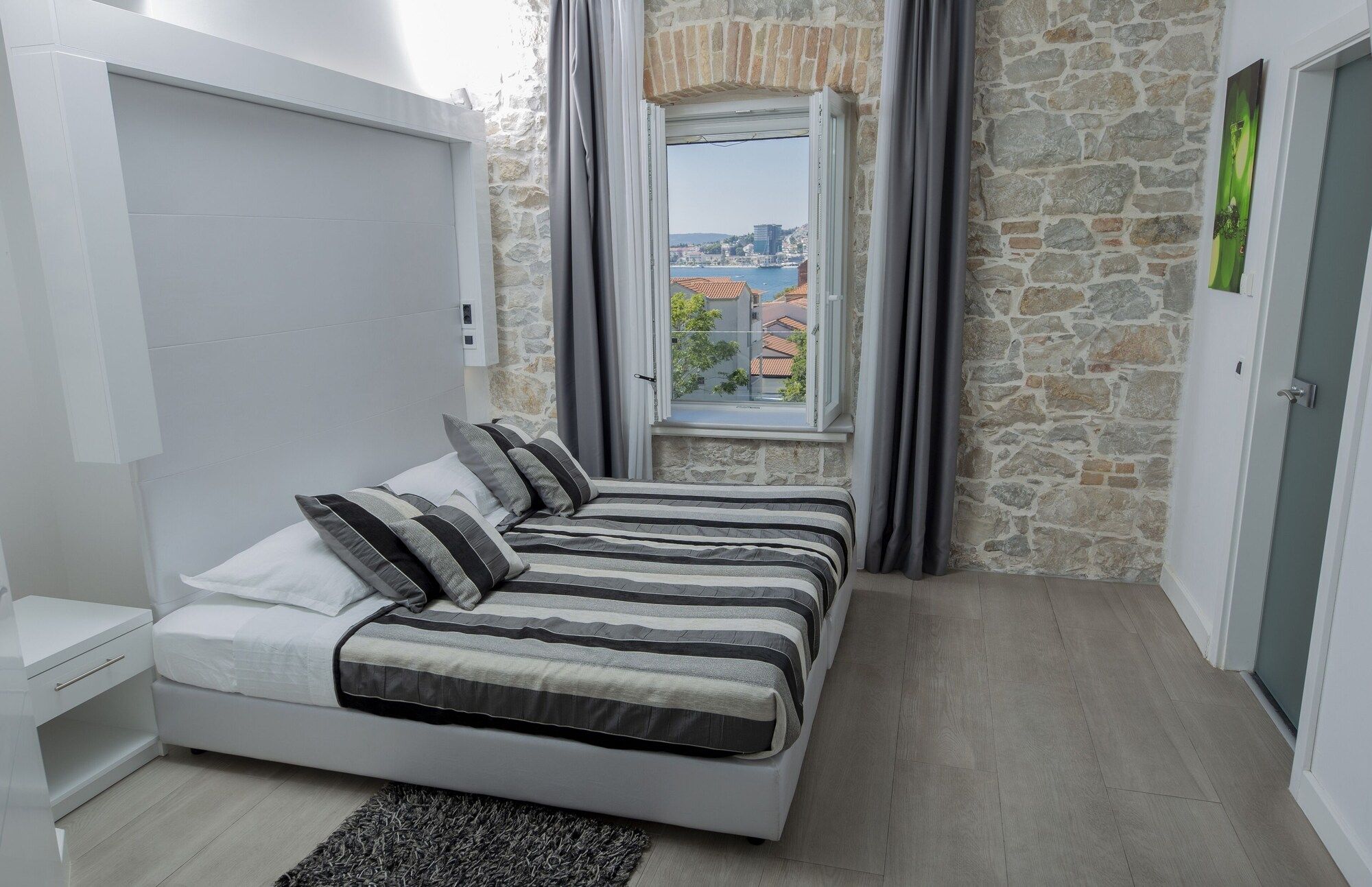 Altres