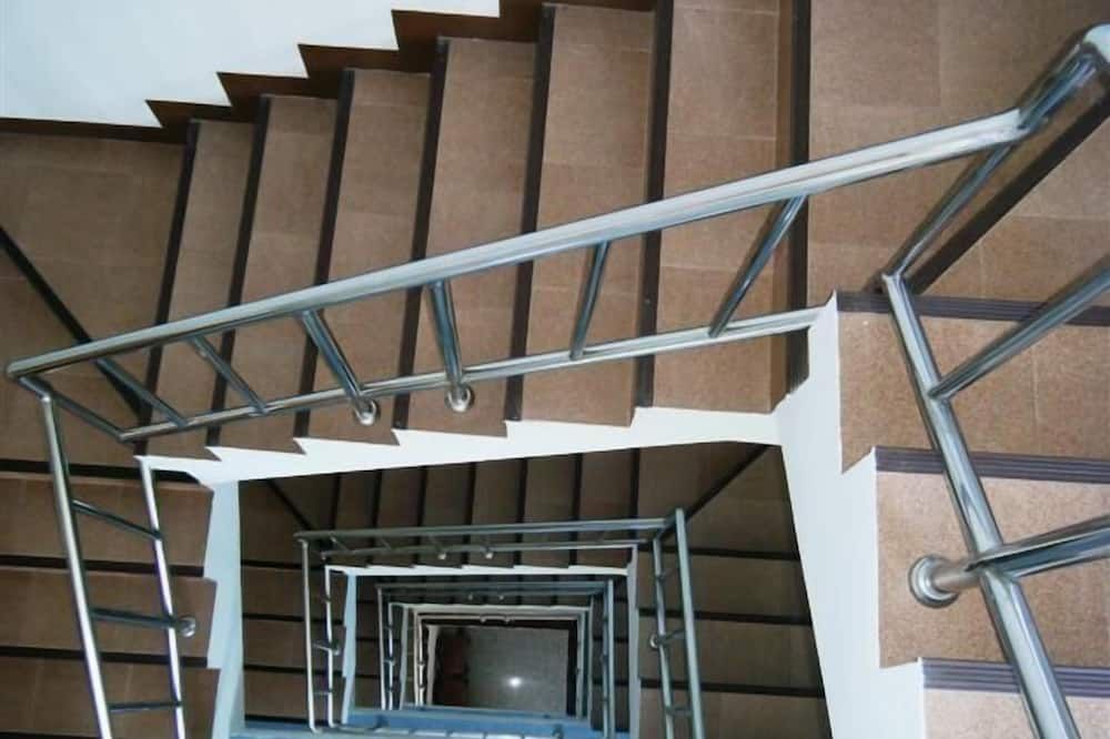 Escales