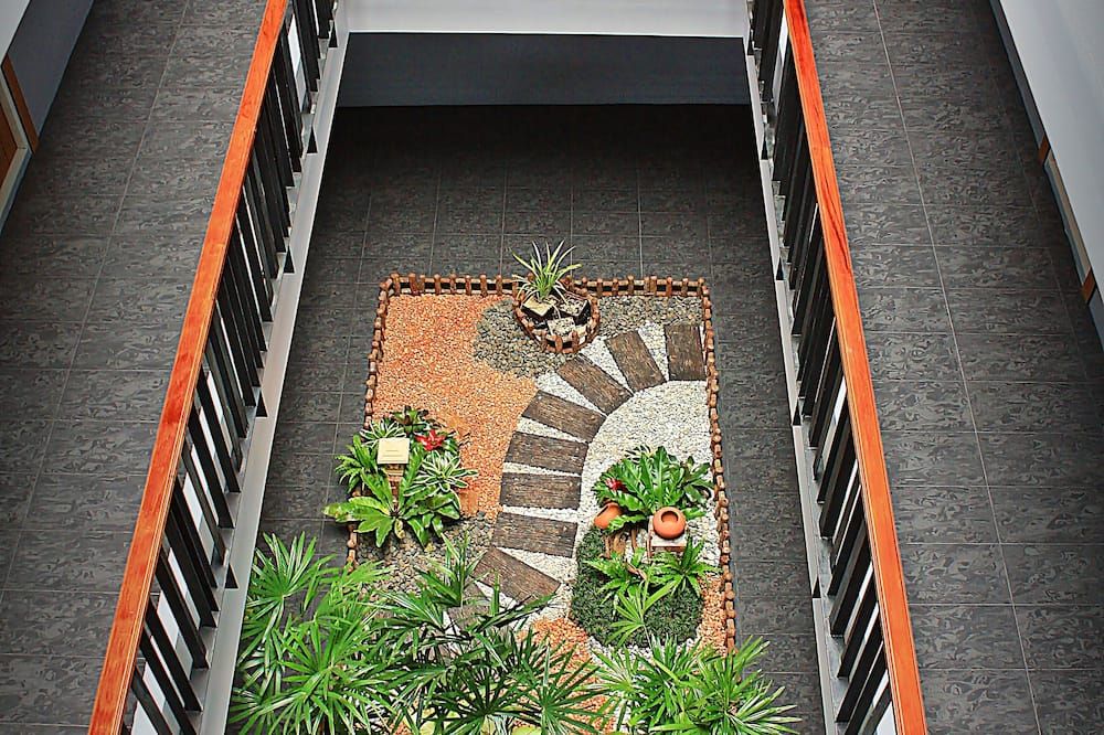 Escales