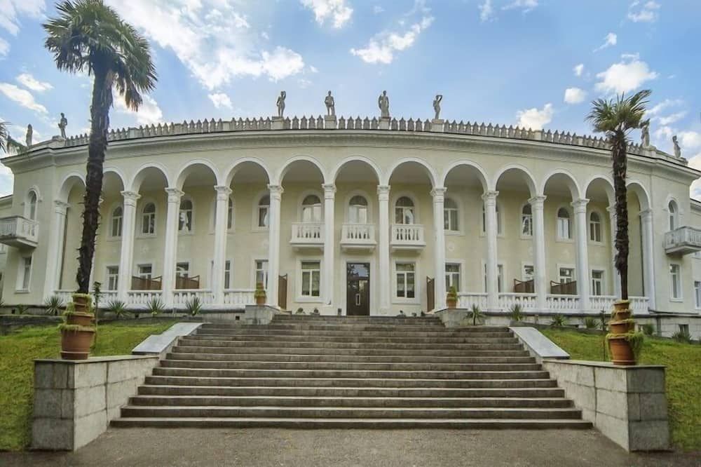 Edifici
