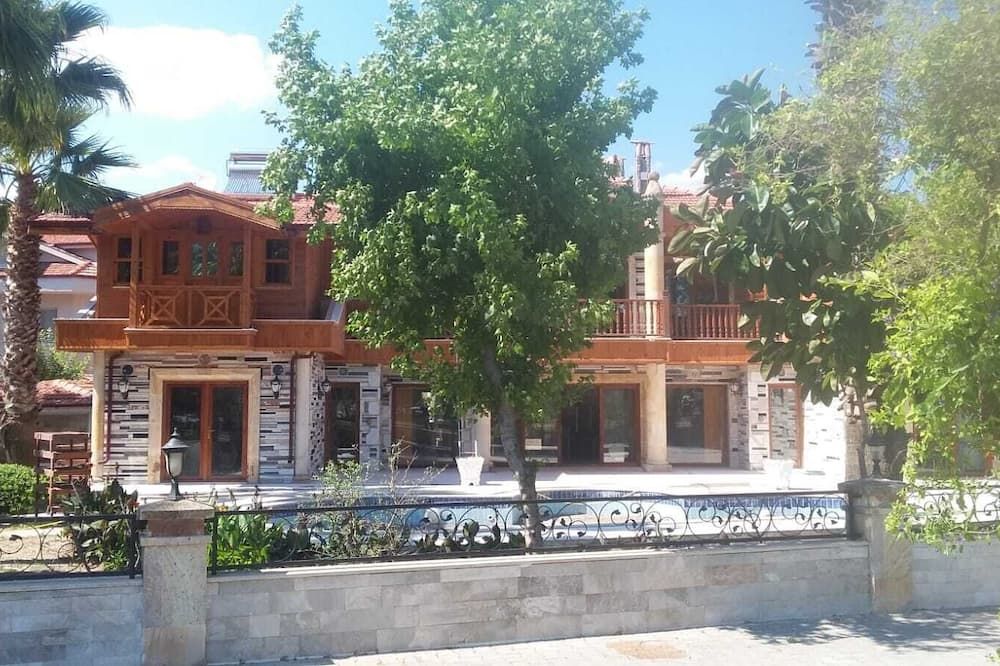 Edifici