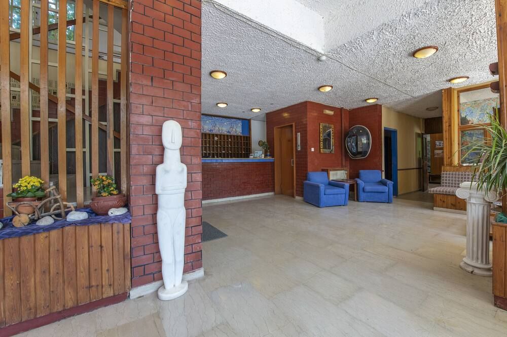 Altres