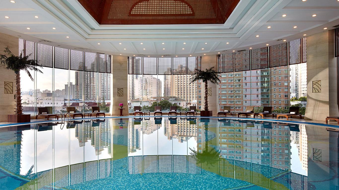 Pullman Shanghai Skyway