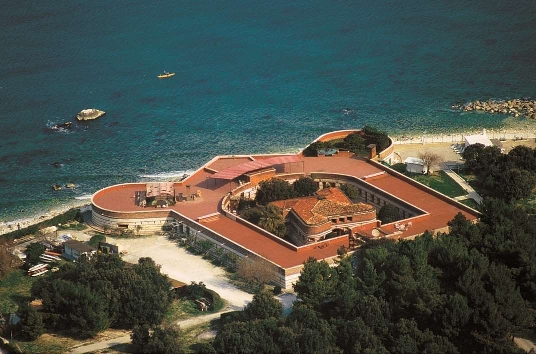 Edifici