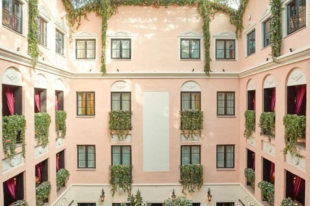 Edifici