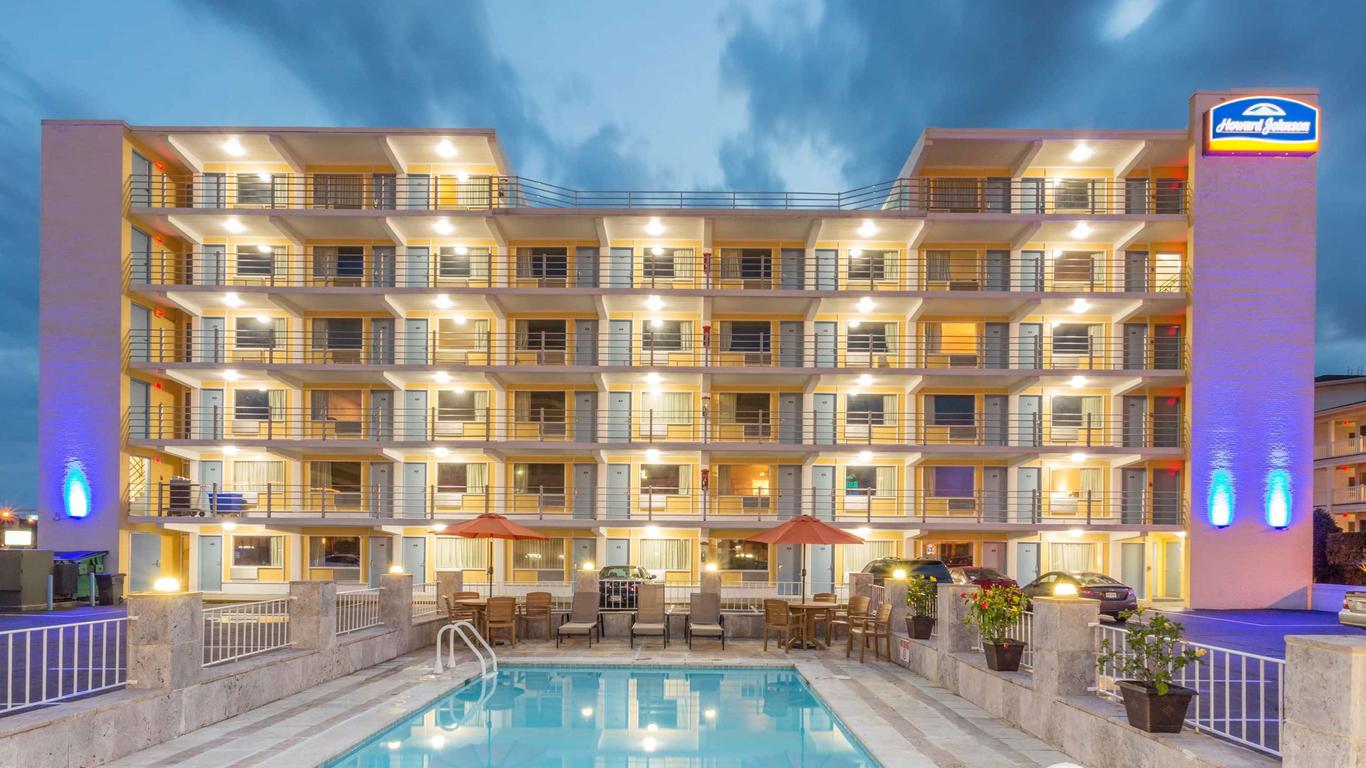 Howard Johnson by Wyndham Virginia Beach At The Beach