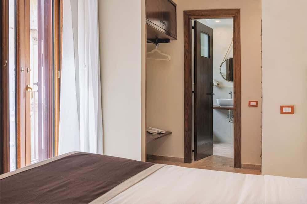 Altres