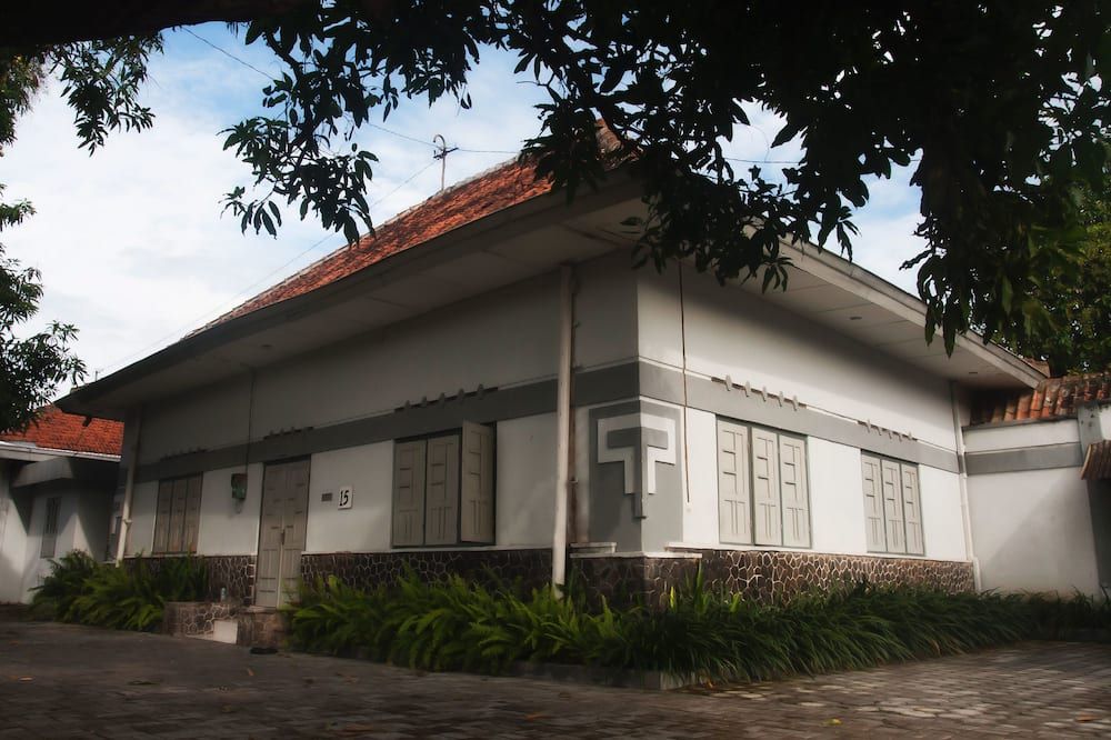Edifici